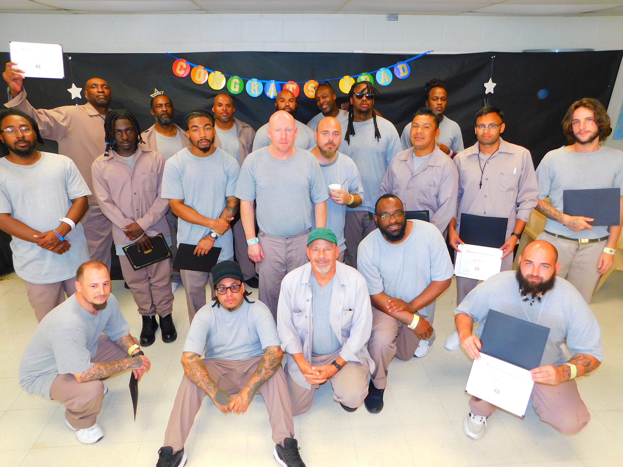 RCI inmates celebrate course completion.