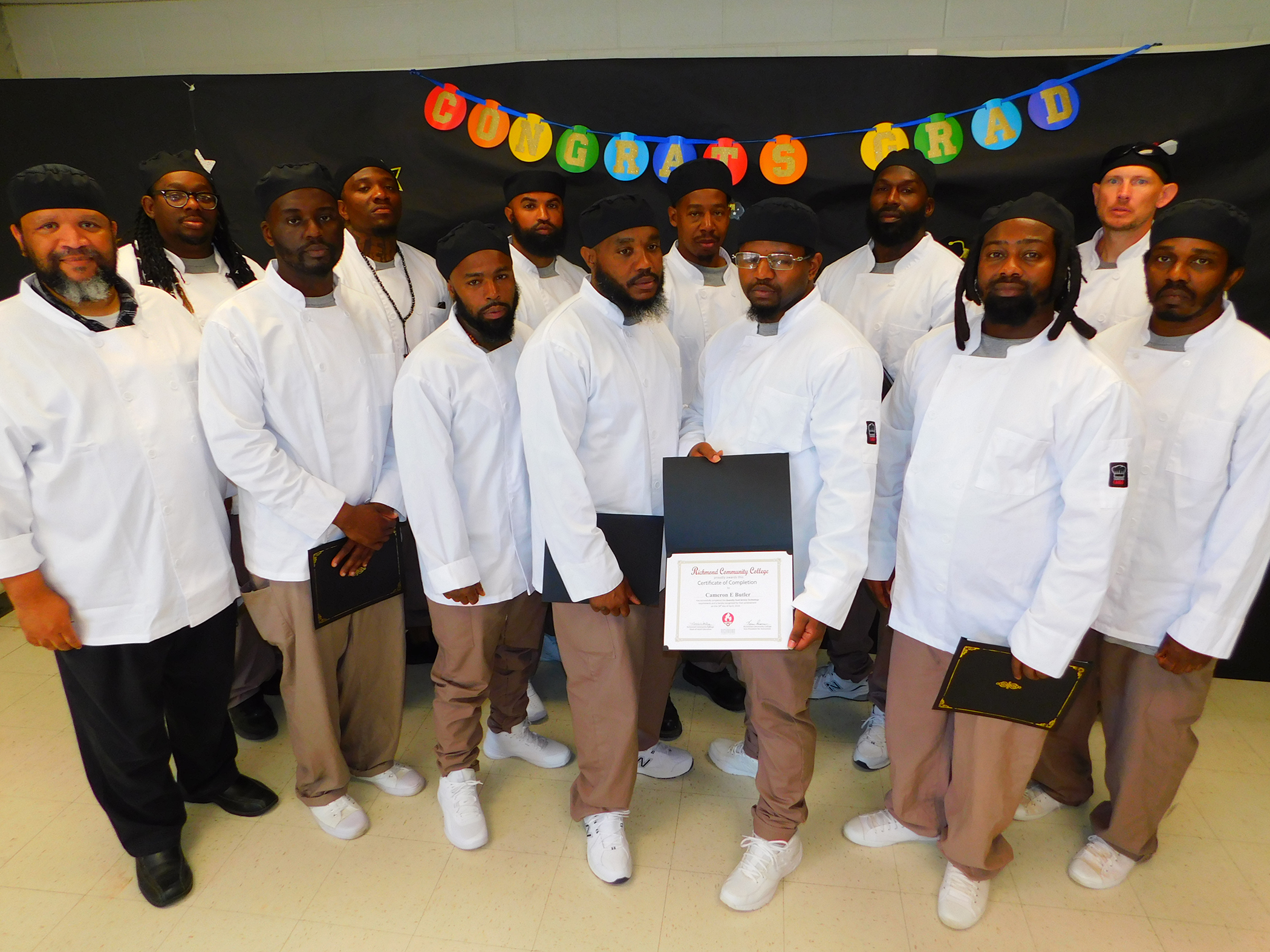 RCI inmates celebrate course completion.