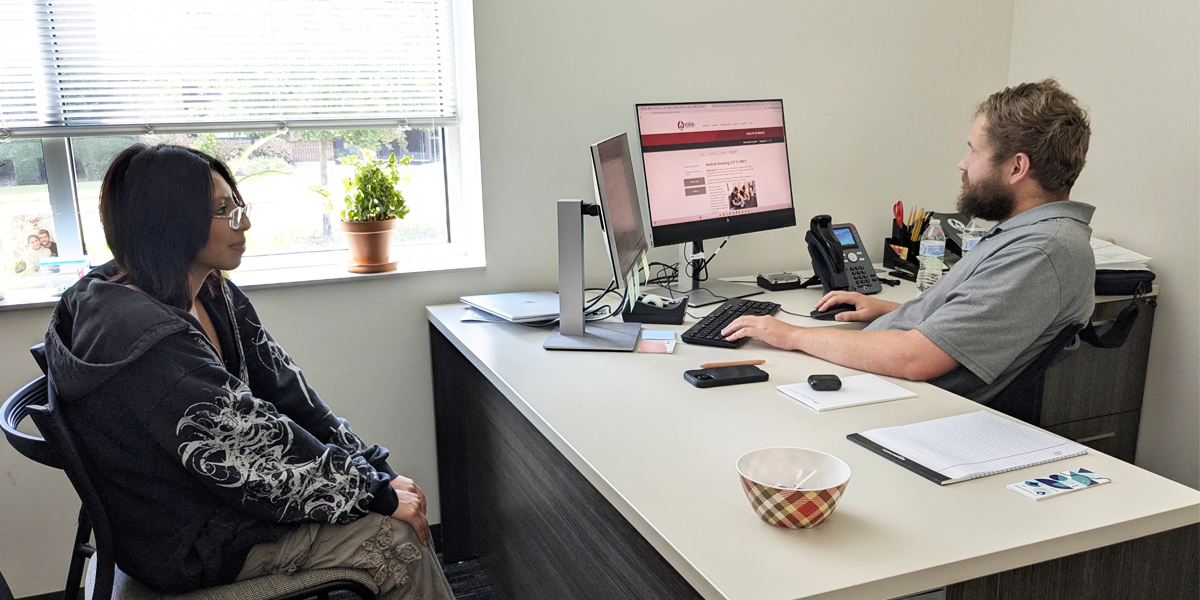 Student registering with an advisor