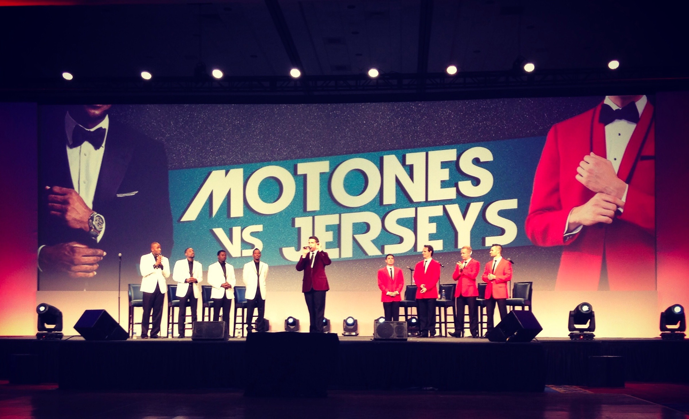 Motones & Jerseys stage photo