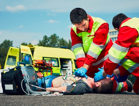 people performing CPR